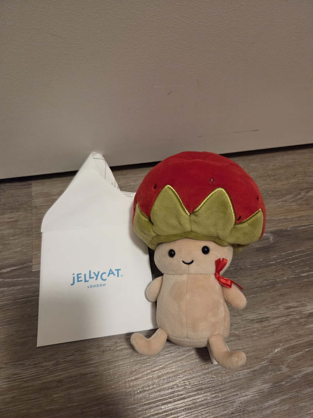 Jellycat RETIRED Beret Strawberry Mushroom Fun Guy Plush - Red & Green BNWOT - Picture 1 of 7